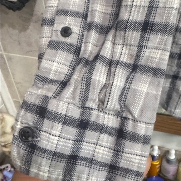 Amazon essentials shirt - Picture 4 of 6